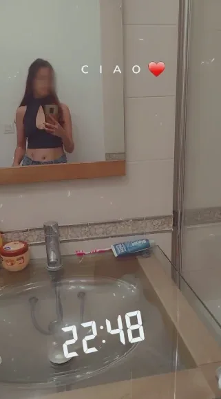 Denise, 23