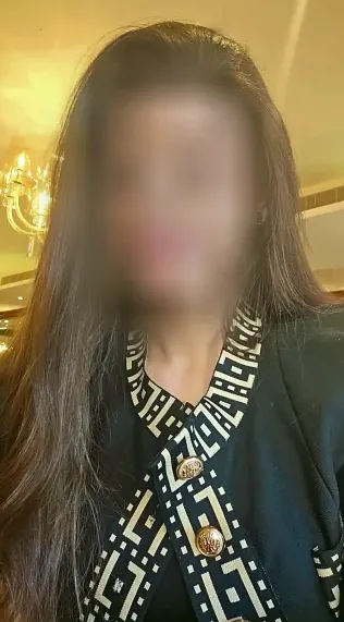 Emma, 37