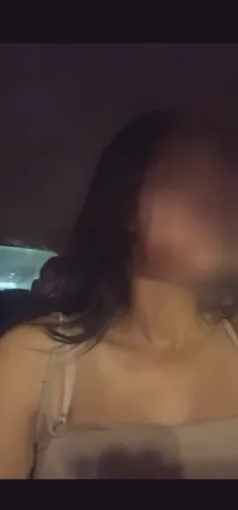 Luisa, 27