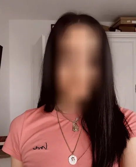 Manuela, 36