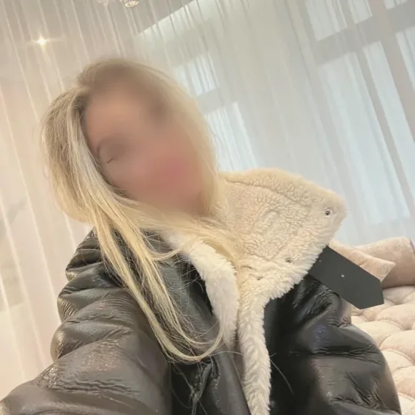 Rebecca, 33