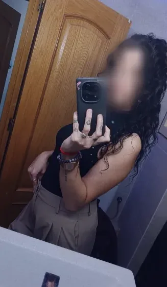 Selina, 34